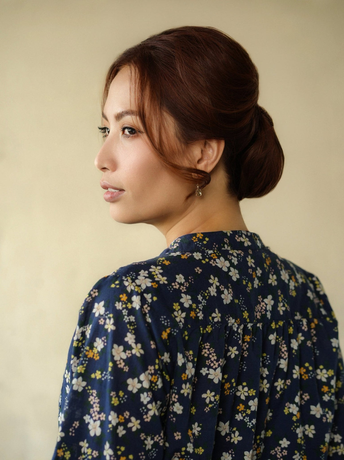 woman wearing amy floral blouse